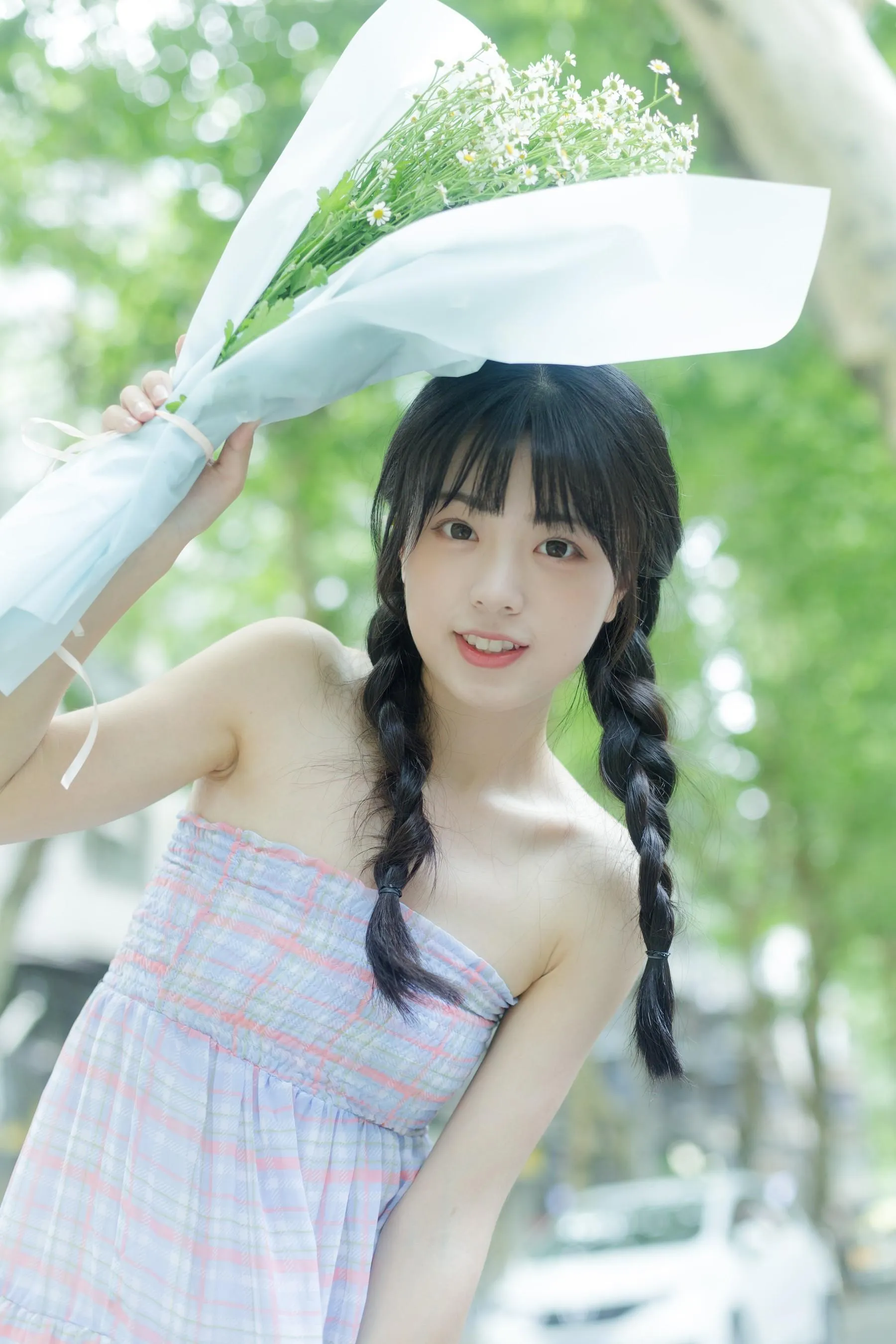 [YITUYU艺图语]2022.08.12 夏天是洋甘菊的气味 可爱泡泡呀 [33P]插图8